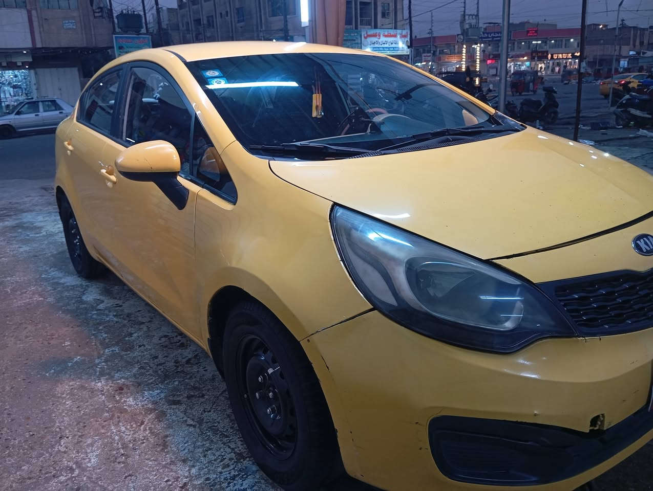 كيا ريو 2015 خليجيه السياره ولا قطعه مبدله بيهه بارد بلجنطه
السعر 70
مكينه فنختهه قويه 
صدرهه تعبان اماي خلفي
تخم تاير جديد
باتري جديد 
1600دوش 
السياره بسمي رقم بغداد نكليزي 
عنوان الشعب *********** ***********
