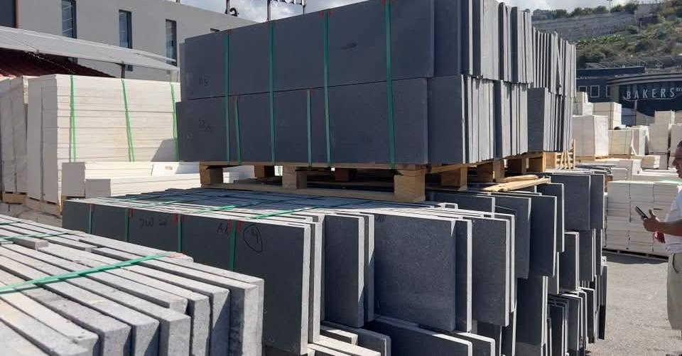 حجر البازلت #حجر_طبيعي_ارضيات
#حجر_طرقات #حجرحدائق #حجر_البناء


**إذا كنت صاحب هذا الإعلان وتريد حذفه لأي سبب، رجاءا أرسل رسالة إلى الدعم الفني**