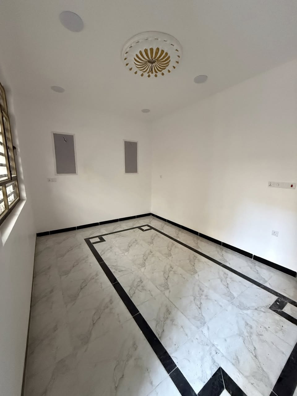 السلام عليكم
بيوت ثنين نزال عباس الكهربائي مساحه 65م 

واجهه 5 نزال 13 / بناء حديث سعر مناسب 

سعر لبيت لواحد 95 ، للستفسار الاتصال ؏ الرقم

*********** واتساب https://whatsapp.com/dl/
