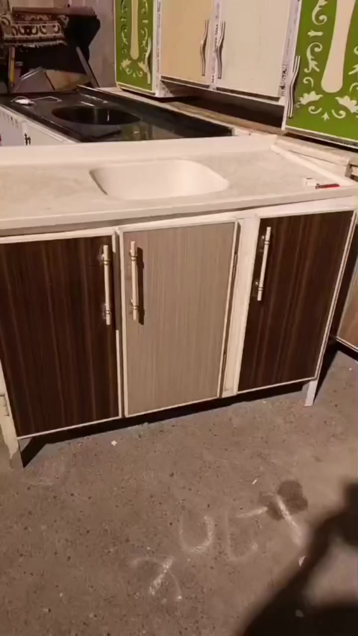 كاونتر 4مترات كاونتر مترين ونص وسنك مترو30سم وعارضه 80سم كله مرمر للبيع السعر 600وبي مجال العلوان بصره القبله اي استفسار اتصل ***********متوفر واتساب
