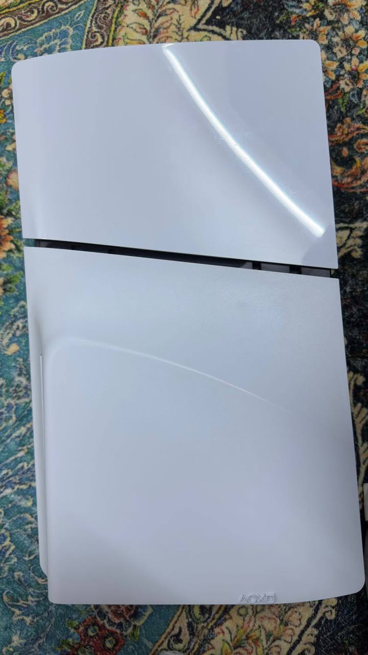 بليستيشن 5 استعمال قليل كلش للبيع مع اشتراك شهر الاضافي وبل حساب موجود 3.89 دولار سعر 675 وبي مجال ***********
