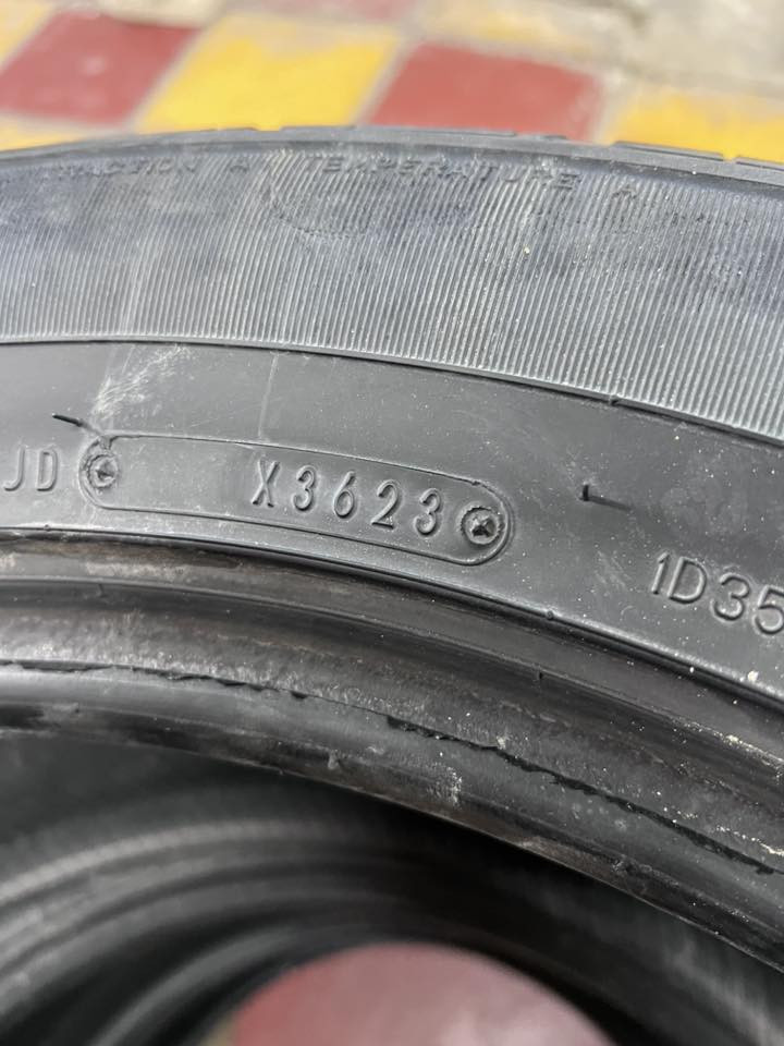 سلام عليكم تايرات عدد 3 ‏دلوب أصل مال لاند كروز
قياس 285/50R/20
***********
مكان بابل
