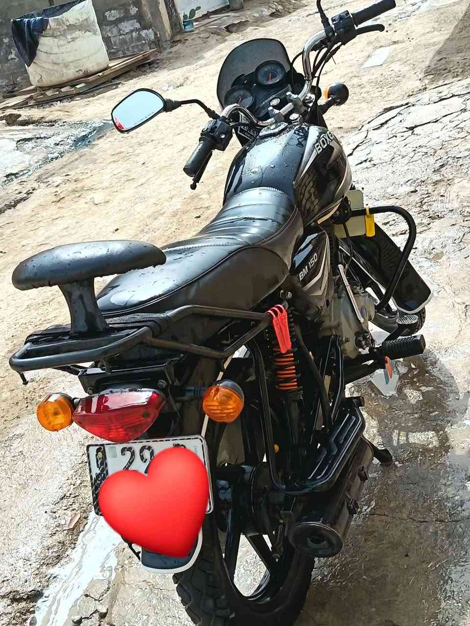 سلام عليكم شباب دراجه بوكسر للبيع مديل 2020 دراجه خير من الله كلشي ما بيه دراجه معروضه مليونين و300 وبيه مجال مكاني كوت حي الحكيم تواصل على رقم *********** وبي واساب ❤
