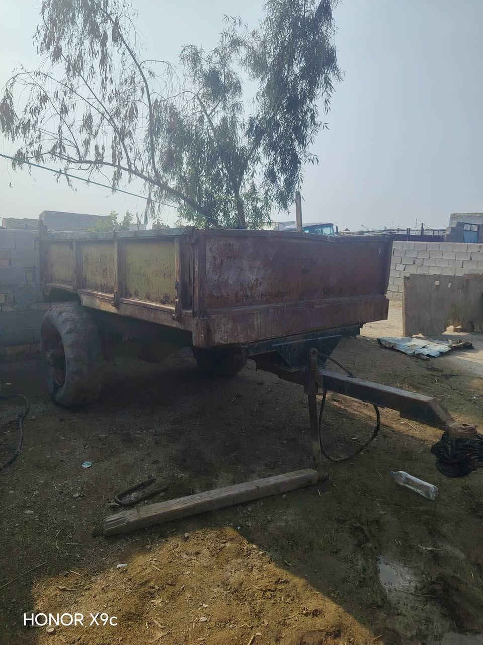 اسلام عليكم دركتل عنتر موديل 88 رقم وسنويه بسمي هيه وعبرانتها مكان ميسان والشراي يتصل عله الرقم ***********
