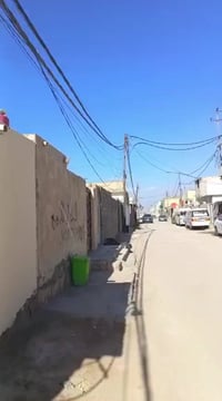 مساحة ١٠٠م • واجهة ٥ونص • نزال ٢٠م