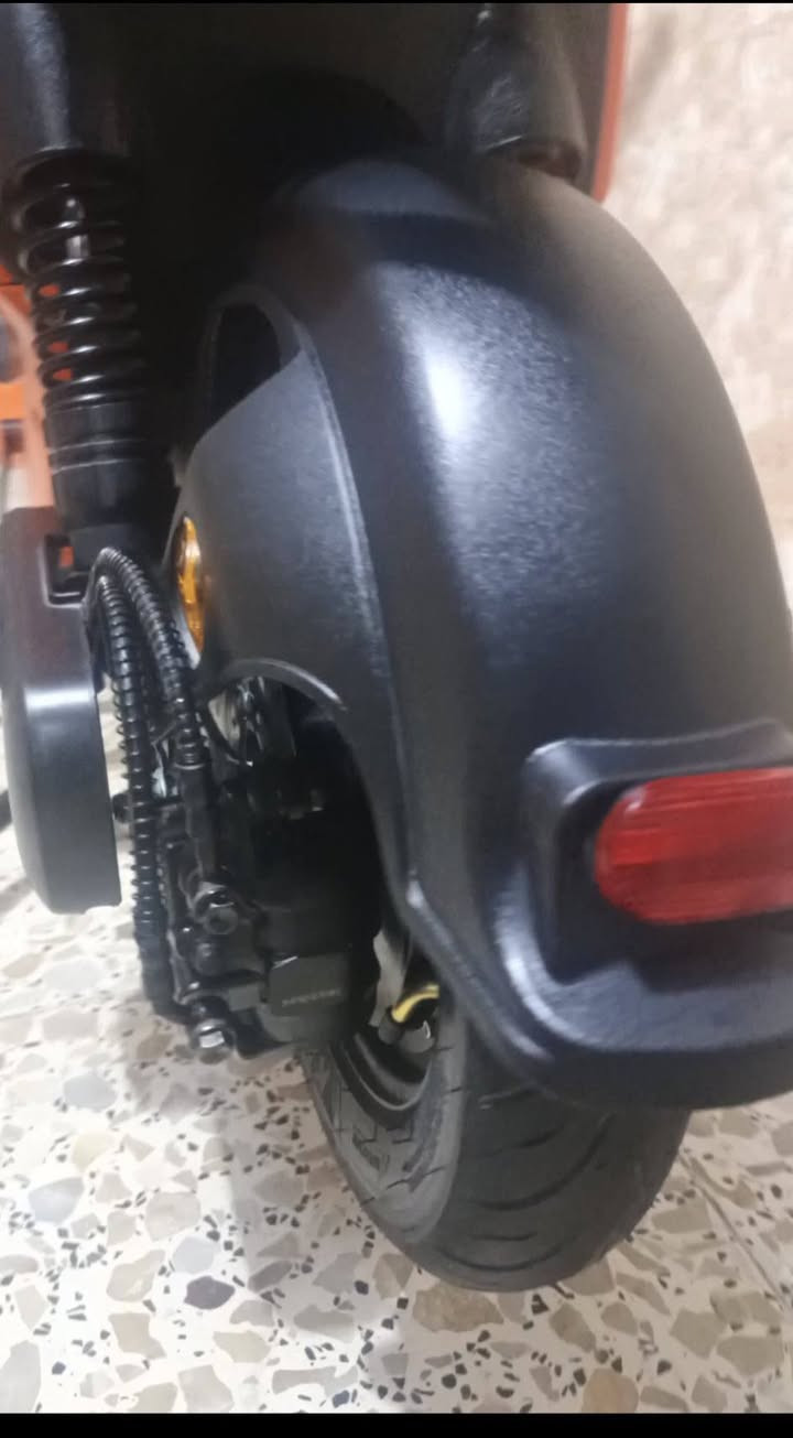 سلام عليكم باسكل شحن موديلا 2025 كل شي مابي جديد وبطاريات وكاله السعر 600 وبي مجال رقم الهاتف ***********
