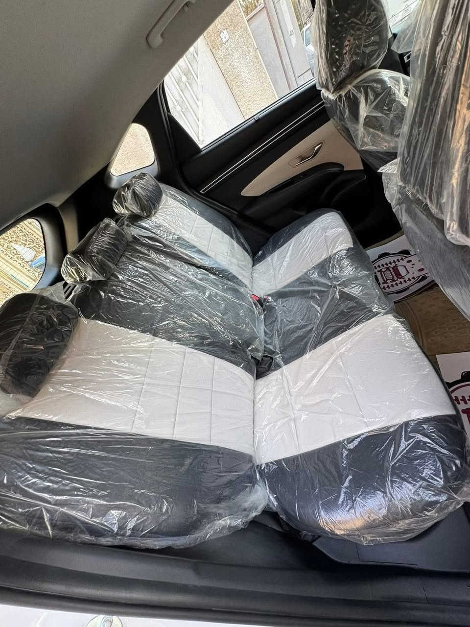 السلام عليكم

للبيع توسان 2024 
لون ابيض خليجي
رقم أربيل  بأسمي
مواصفات فول عدا البنوراما
بصمه ابواب
بصمه تشغيل
تشغيل عن بعد
تبريد قطعتين
تحكمات ستيرن
محرك 2000 دوش
كامره خلفيه دواره
كرسين كهرباء 2
جلد لونين
شاحنه وايرلس
شاحنه UBS
حساسات امامي خلفي 
وبعد بيها موصفات
نظام تحديد مسار
ثلاث انظمه قياده (ايكو_سبورت_عادي)
بردات ابواب خلفيه بلاديه
مري شفط
اشاير مري
ترحيب المري
لايت LED دوار
بك لايت LED 

غير متواجد على الفيس 
للستفسار اتصال وتدلل

***********
