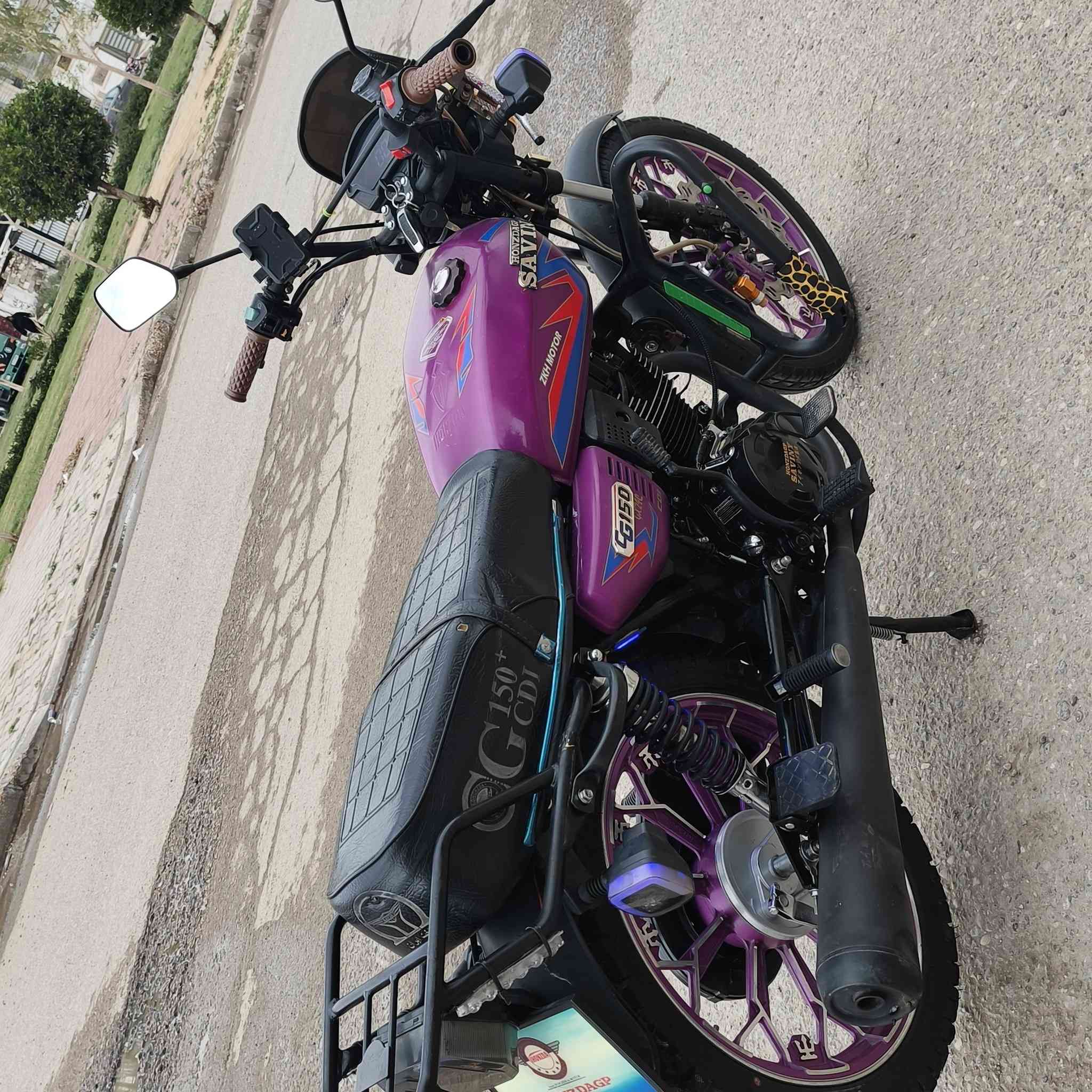 سلام عليكم شباب البيع موطور إيراني موديل 25 فول محرك أسود ما ممدود علي سبانه الون مميز حلو كله شغال ورقه منفيس وين مايعجبك فحص سعر 775 بي مجال الطيبين مكان الرمادي التاميم الاتصال على رقم الهاتف,***********
