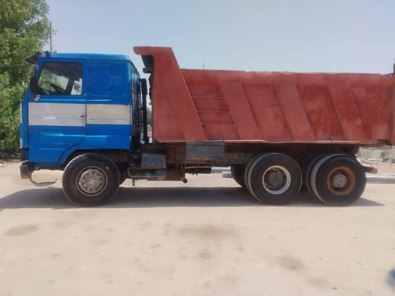 لبيع سكانيا موديل 82 محرك 12ونص نضيف مجموعه بايجر رقم بغداد مكاني بلنجف اللاستفسار اكثر اتصال ع رقم ***********
