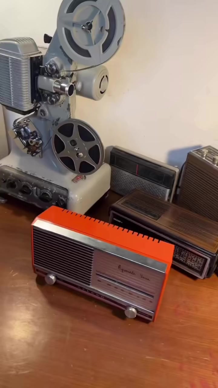 #راديو #radio #VintageStyle


**إذا كنت صاحب هذا الإعلان وتريد حذفه لأي سبب، رجاءا أرسل رسالة إلى الدعم الفني**