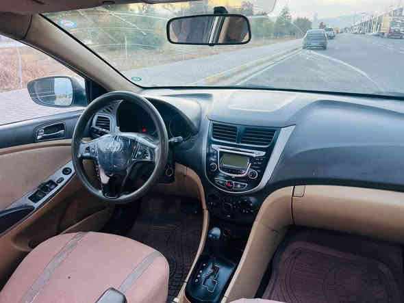 ئه كسينت ٢٠١٢ناو زه رد 
گيرو مه كينه وته بريد به شه رت  سه نه وى نوييه  
 مالى دوسته سه يه ره كه چركه ى تيدا نيه چوار تايه ى نويي له ژيره ته نها ٣ پارچه و په له يه كى بوياغه  
سعر ٨٧ كه ميك مه جال 
***********
*********** بيجي
