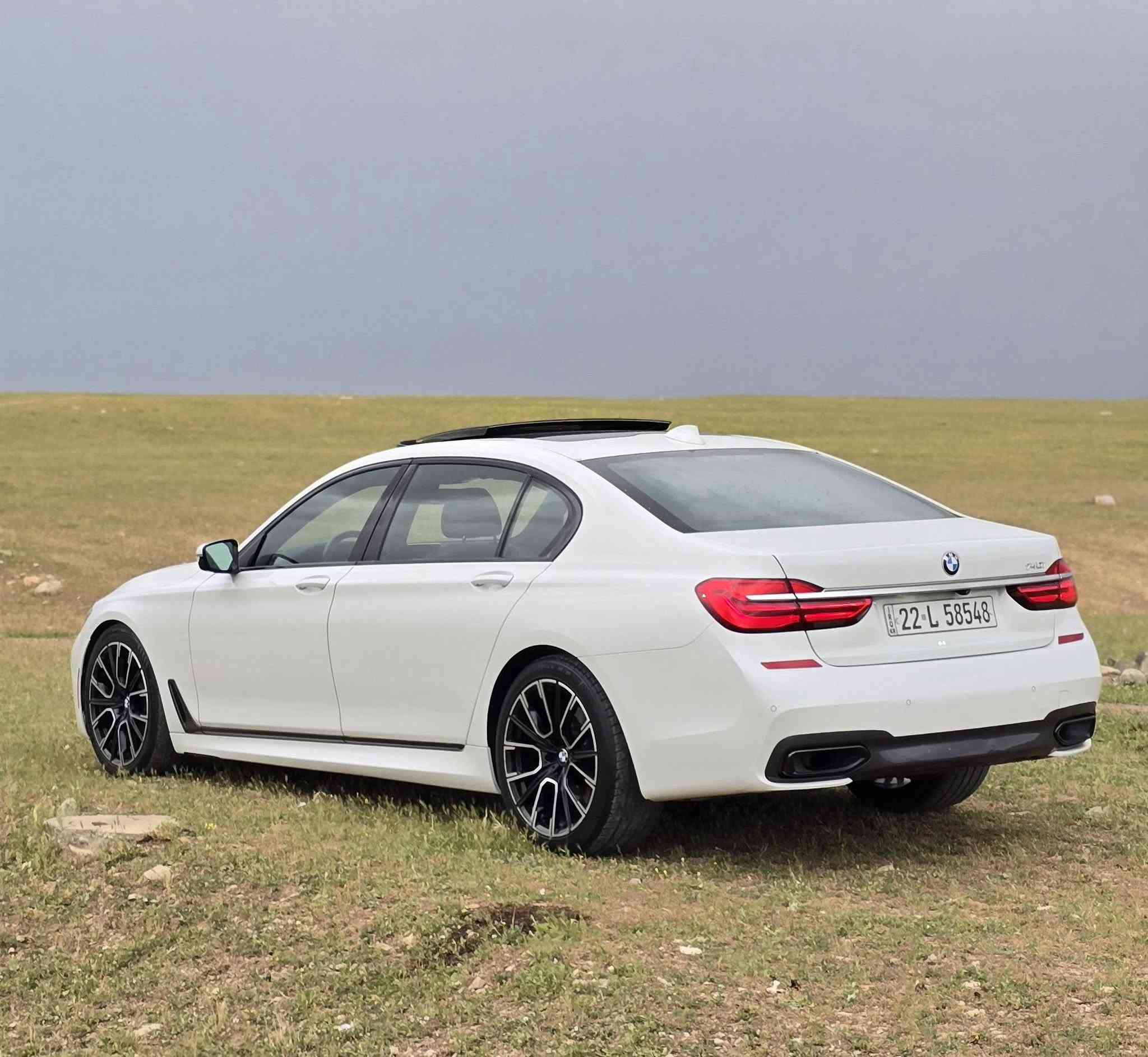 Bmw 740li 2018 m pakij
ماشي ٩٨ الف ميل
صوره سونه ر موجود 
سعر 268 
فقط بيع
***********
***********
