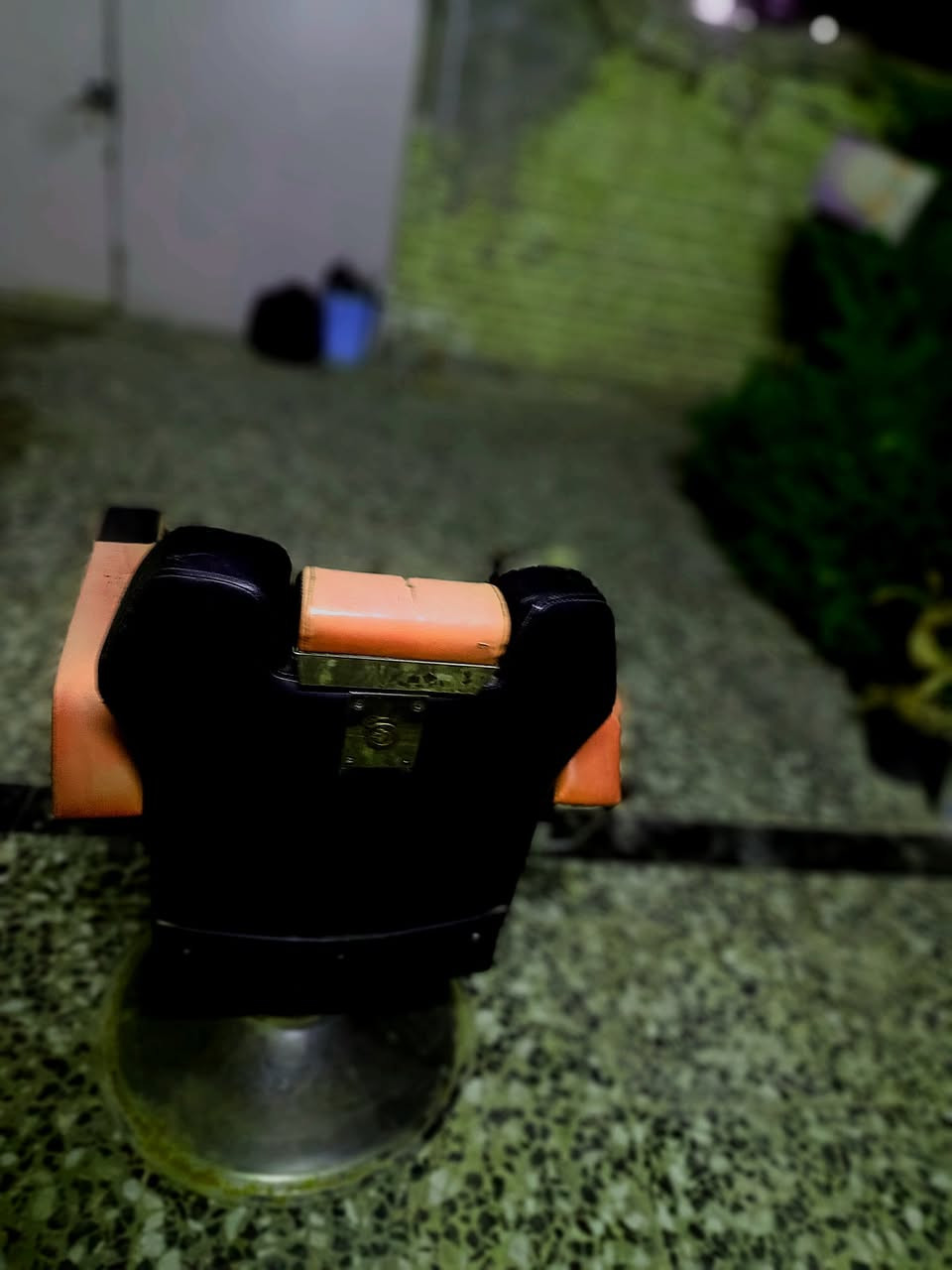 كرسي حلاقه جك جديد عوزه دوشمه فقط مكاني بلديات *********** سعر 100 وبي مجال
