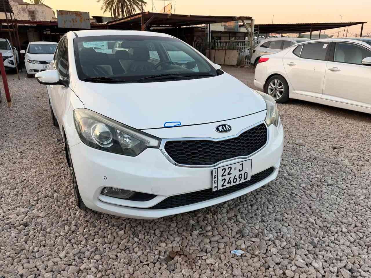 السلام عليكم
كيا سيراتو 2013 
وارد خليجي
رقم اربيل دولي 
محرك 1600
بارد بسيط بل بنيد + ربع الباب الصدر صبغ
المواصفات 
تحكم ستيرن 
لدات امامي خلفي 
حساسات 
تبريد قطعتين 
اشارات بل امرايه 
العنوان محافظة القادسيه 
***********
