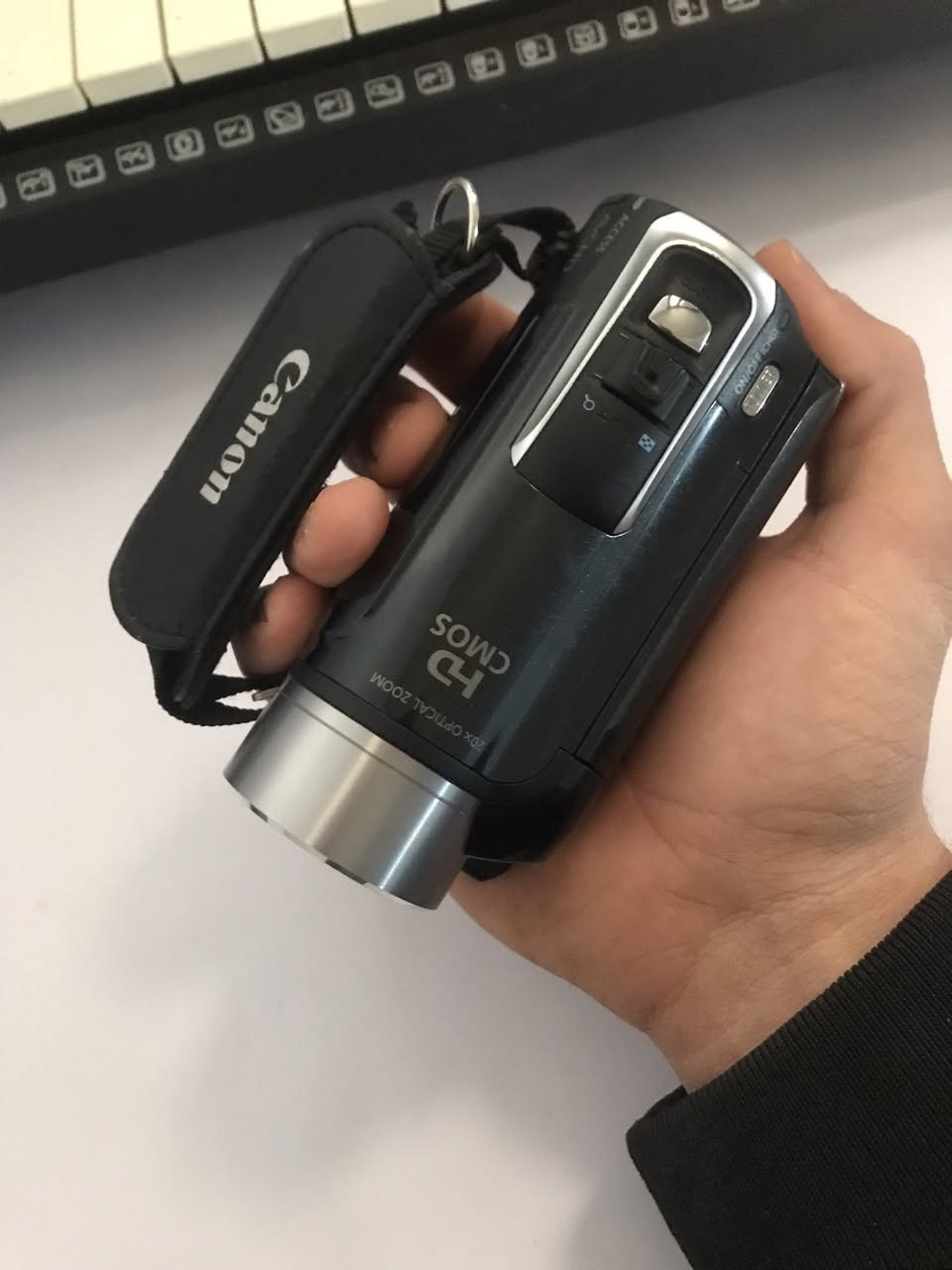 كاميرة كانون 1080. فول ج دي 60 فريم 
نضيفة كلش  قيم ب الي يفيدك و بالعافية


**إذا كنت صاحب هذا الإعلان وتريد حذفه لأي سبب، رجاءا أرسل رسالة إلى الدعم الفني**