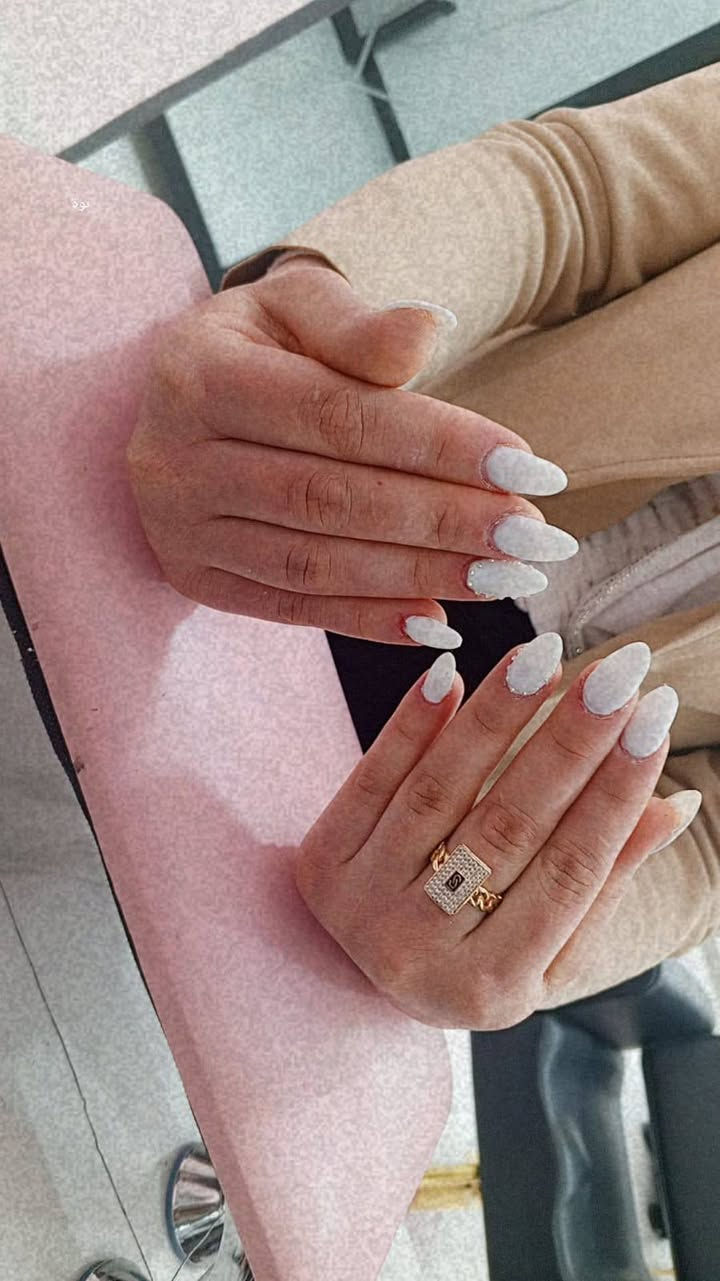 سنترر وازياء المهرة 
الزعفرانيه اربع شوارع مجاور مدرسه لاحباب لاهلي مقابيل ازياء عبوود 
***********👑👑🐆

اكرلك فوول دزاين25
💅💅
اكرلك فقط20
القدم فول دزاين 15
بس اكرلك 10
💅
