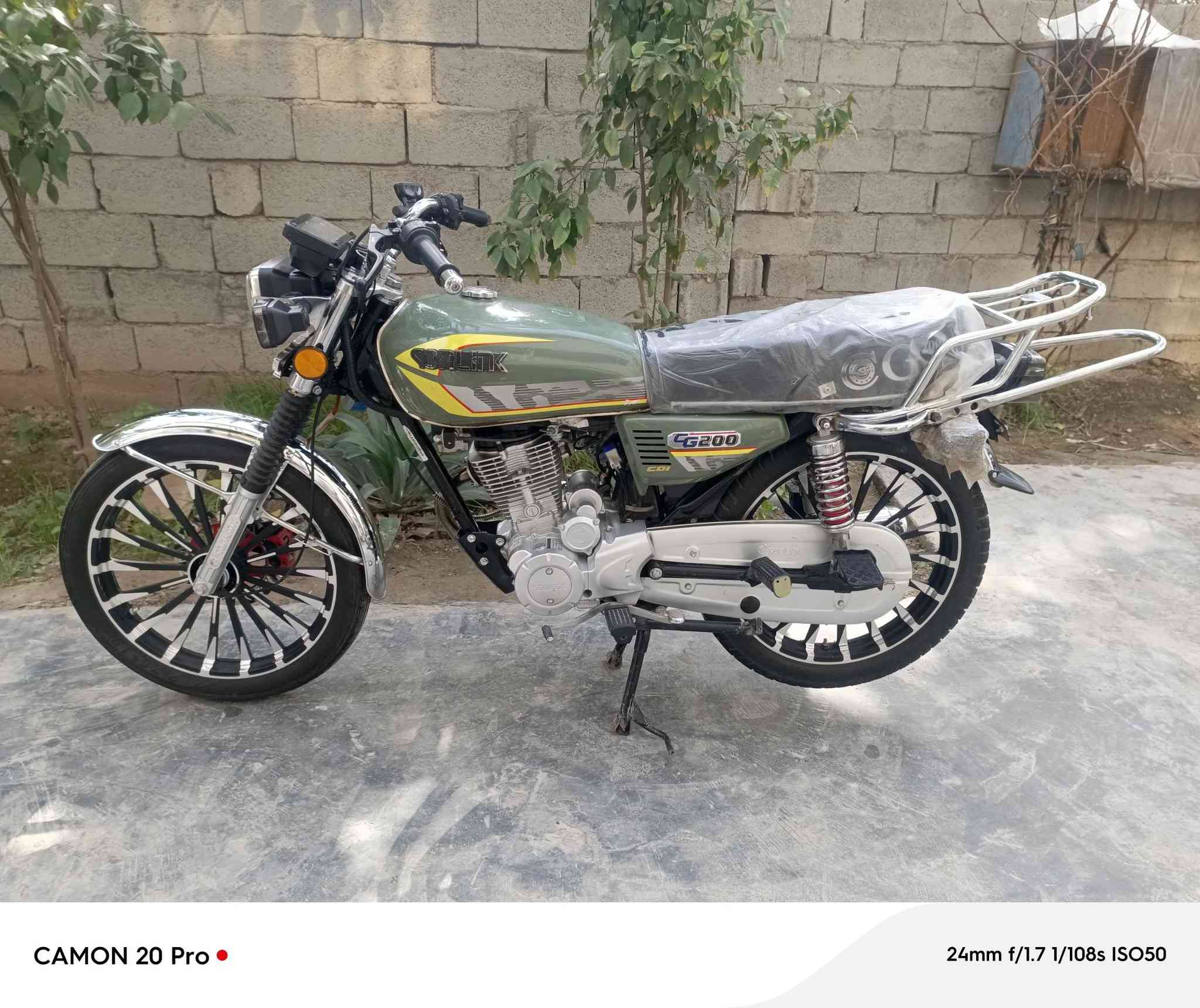 سلام عليكم سيفان مديل 2025 محرك 200ccدراجة جديدة لون زيتوني كير مكينة بلادي ممفتوح نعومة فول كهربائيات كاملة دشبول تاب شغال دراجة جديدة اوراق كارتوني مكاني ديالى بعقوبة قرب جسر خرنابات 
*********** شراي تصل ودلل سعرهة 740وبيهة مجال حك لجية
