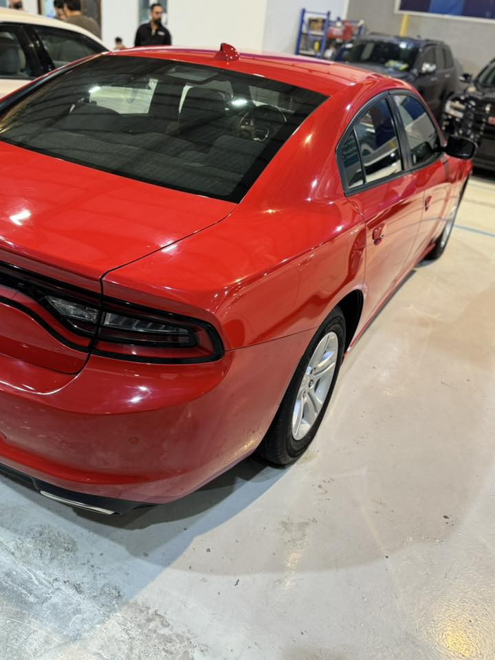 سلام عليكم
دوج جارجر 2023 
حره بدون رقم صبغ ربع البند فقط 
235 
***********
