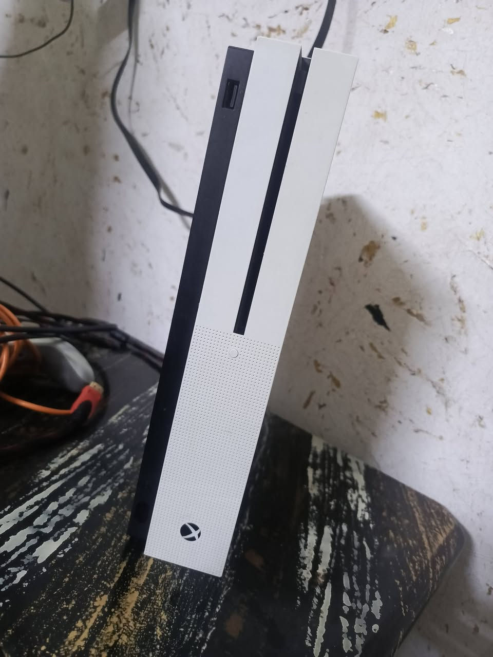 سلام عليكم 
اكس بوكس وان اس للبيع السعر 180 وبي مجال 
مامفتوح الجهاز كلش نضيف
ذاكره نص تيرا 
الالعاب ب جهاز موجود ب صور 
المكان موصل 
للتواصل خاص


**إذا كنت صاحب هذا الإعلان وتريد حذفه لأي سبب، رجاءا أرسل رسالة إلى الدعم الفني**