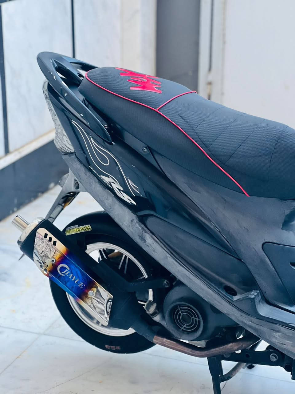 سلام عليكم دراجة للبيع ماكس عدله كهربائيات كلهة شغالة صالهة شهرين  طالع من الوكيل دراجة نضيفة خير من الله السعر خاص للاستفسار ***********
