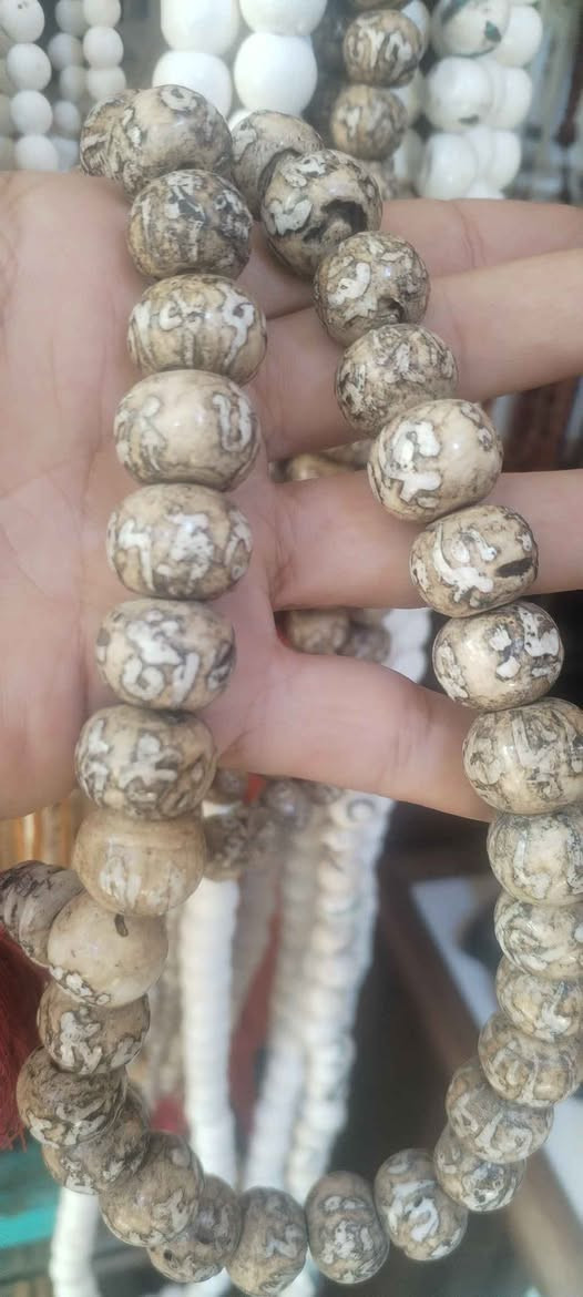 الي على باب الله حجر عطف اصلي قديم المنشأ الهند بلنيبال الساحلية

يوجد جملة مفرد حجر عطف اصلي سعر المكلد ٦٠ الف عدد القطع بالمكلد تتراوح بين ١٥ الي ٣٠ قطعة بالمكلد حسب نوعية الحجرة
للطلب تواصل واتساب ***********
يوجد توصيل كافة محافظات العراق بغداد, العراق
