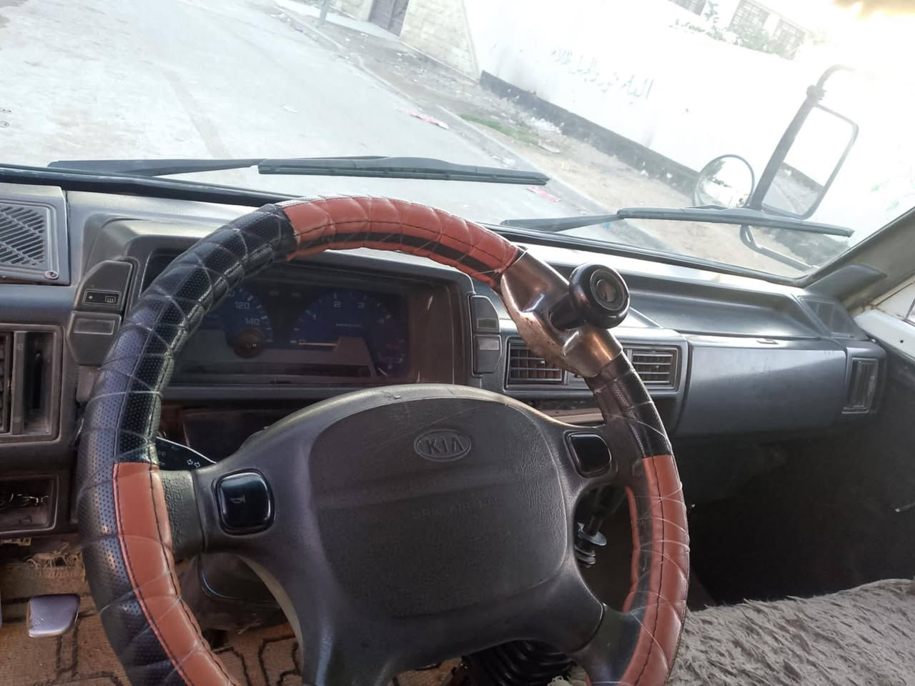 كيا اسيا موديل 1993 جاهزه من كلشي خط وبحث مصفر مامطلوبه غرامات سياره بلاديه راعيها موجود تحويل ثاني يوم السعر 38 وبيها مجال المكان المحموديه 
***********
