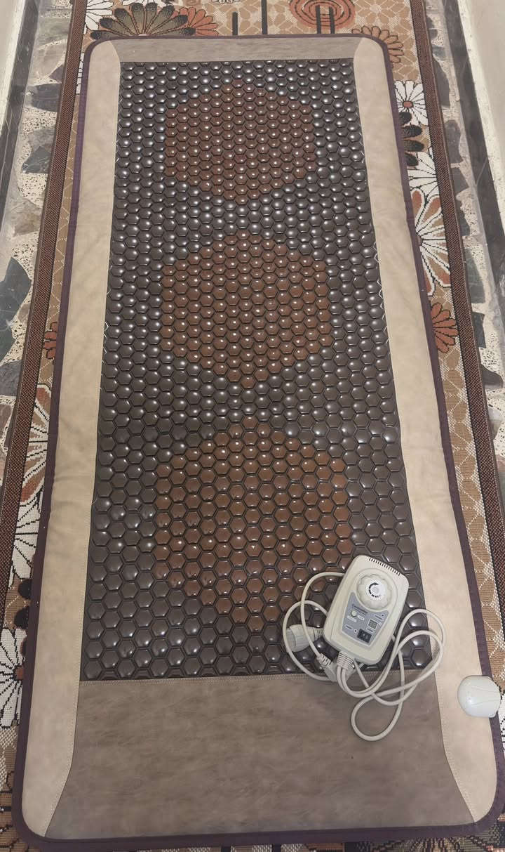 سلام عليكم عندي حصيرة العلاج بل أشعة تحت الحمراء طبيه جديده غير مستعمله سعره 120الف وبيه مجال بسيط للشراي يتصل على الرقمي *********** عنواني زيونه
