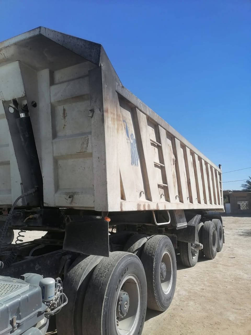 عربانه اماراتيه 2007 تلث محاور تخم تاير
مكفولة من الجفيه والميله ومكفولة من الفطر
عربانه جاهزة للعمل  
مكلف بلنشر فقط 
للآستفسار اتصال ع رقم
***********
