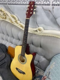 كيتار اكوستك • خشب أصلي • ساحة ميسلون