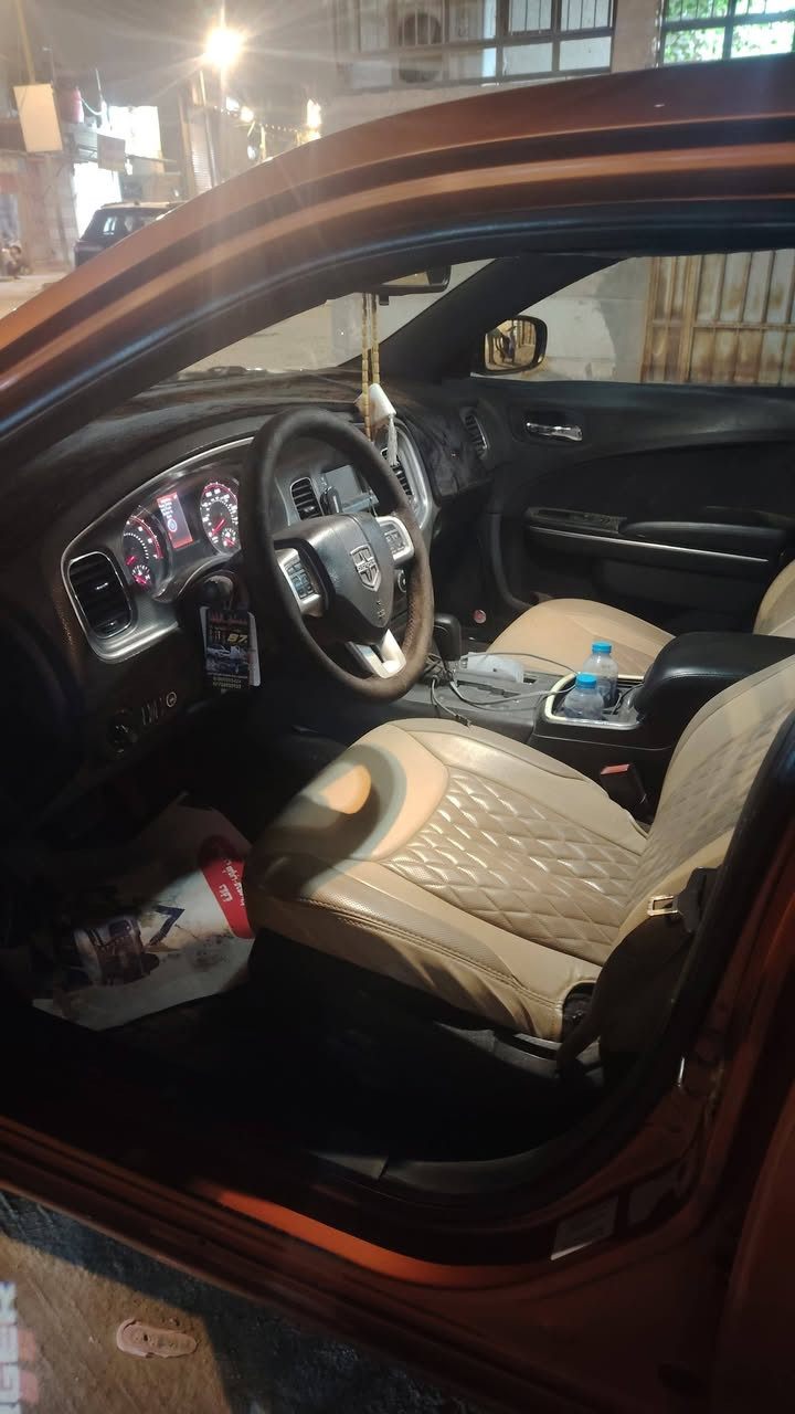 دوج جارجر ٢٠١١
_____________________

وارد كندي بيها بنيد مبدل و٥ قطع بارد بدون صبغ و جاملقات الاماميه مصبوغه
محرك ٣٦٠٠
كير ومحرك مكفوله

المكان البصرة / المطيحة

اربيل وكاله باسمي

***********

السعر ١٣٠ ورقه وبيها مجال
