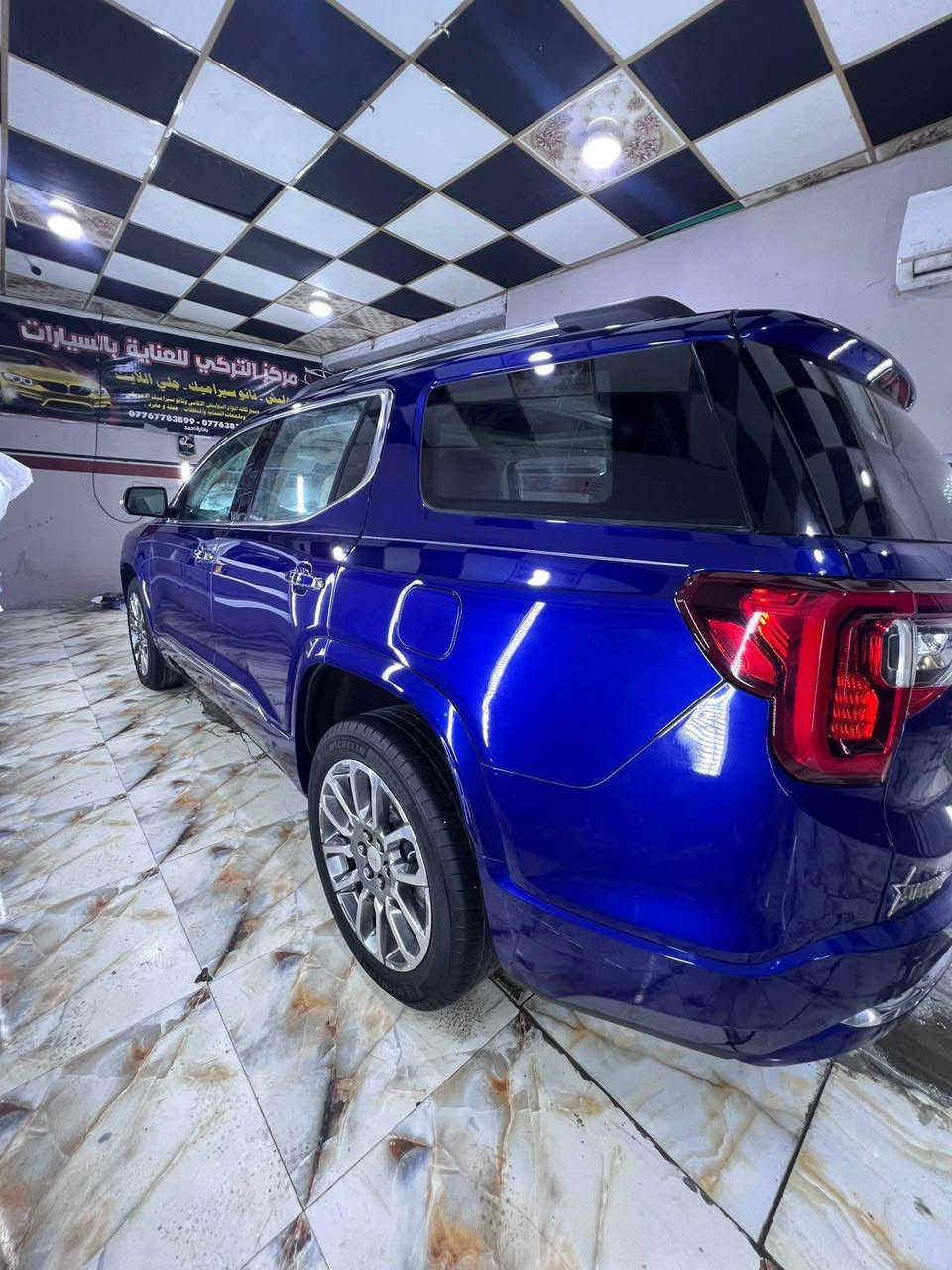 السلام عليكم اخوان الأعزاء 
عندي جمسي اكاديا للبيع رقم بصرة الدولي بأسمي موديل 2023 أصل فول 1/1 

 ((GMC ACADIA DENALI ))

مرقمه بصرة خصوصي حرة بأسمي

7 راكب ، المحرك 6 سلندر 3600 

دخول جديد السيارة حادث تقرير وكفاله  ماشية 18 الف ميل حقيقي وشرط فحص الجهاز 
   
السيارة  (المواصفات دينالي فول 1/1) 
مقاعد جلد ابيض ملكي VIP دواخل المقصورة 3 اللوان الاوف مع التطعيم الصاجي 
رادارات امامي - خلفي - جانبي  السيارة كلها رادارات
الكامرات (امامية - خلفية تحتوي نظام الرؤية 360 درجه خمس كامرات بيها حتى المرأة الداخليه الوسطية كامرة 
كشنات كهربائيه مع ذاكرة خزن ميموري
 كشن السائق هزاز/ مقاعد ( تدفئه + تبريد ) 
اربعة وضعيات  قيادة  متعددة
 تحديد مسار 
 داتا شو / شاشه دجتل للتنبيه عن الأشخاص  والسيارة 
  مقاعد خلفيه VIP تدفئه + تدفئه ستيرن
تبريد ثلاث قطع مناخي منفصل الجوانب والخلف
مراقبة النقطة العمياء 
توقف ذاتيه أمامي وخلفي 
حساس أمامي وخلفي 
 مري شفط كهربائي +رادادر+كامرة + أشاره +ترحيب+ 
هيتر
شاحن موبايل واير ليس
شاشه ابل بلي +كار بلي  
جنطه كهرباء ذكيه تفتح وتغلق عن بعد وبنظام ثلاث مستويات للارتفاع
ستيرن تحكم كهربائي فول بالكامل 
سقف  فتحتين  بانوراما
  بصمات جميع الابواب والجنطه + بصمه تشغيل عن بعد
للبيع فقط سعرها (288$) وبيها مجال قليل 

الضرر :  تقرير مياه امطار فاتحه عينه من أمريكا وبيها الفحص والسونار مالت بدي كار مابيه 

 مكان السيارة البصرة شط العرب 

☎️ الاستفسار الاتصال على رقم  : ***********
بي  واتساب البصرة, العراق
