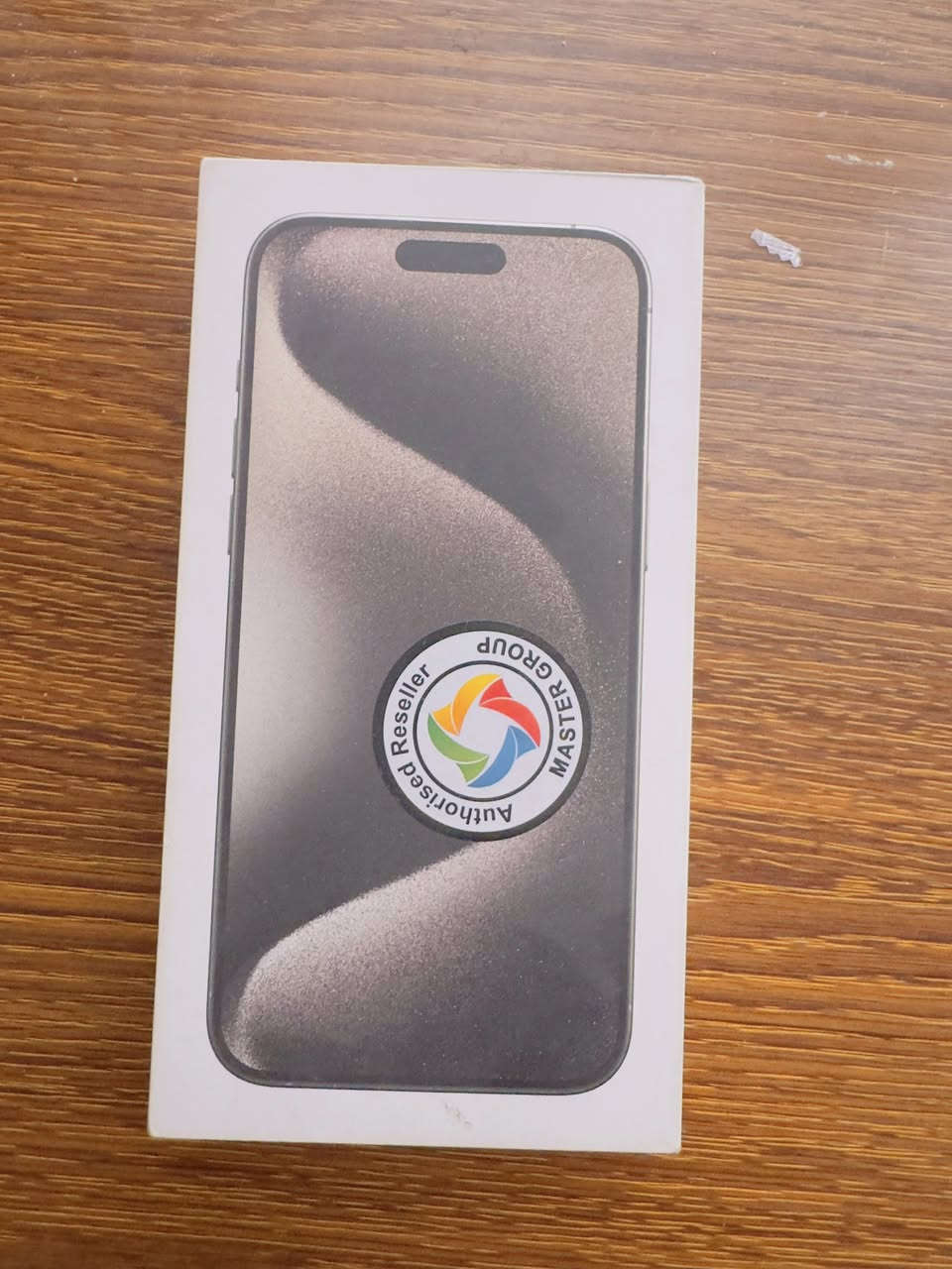 ايفون 15pro max تيتانيوم جهاز استخدام قليل 
ذاكره / ٢٥٦
بطاريه / ١٠٠   مشحون 311 مره
نظافه ١٠٠٪؜
ضمان ماستر كارتون وملحقات كامله 
شرق اوسط نموذج M 
السعر / 1,200,000
مكاني / بابل 
رقم / ***********
