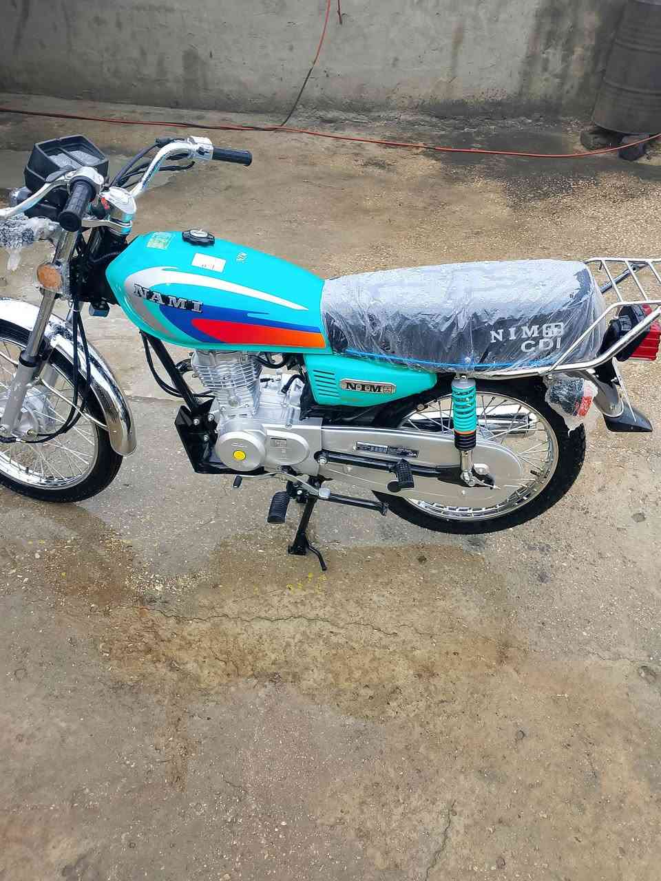 سلام عليكم حبايب دراجه البيع موديل 2026 صاله شهر من طالعه من الوكيل دراجه مامتعوبه نضافه 💯 بل 💯 سعره 800او بيه مجال مكاني كربلاء ***********هاذه رقمي الشراي يتصل
