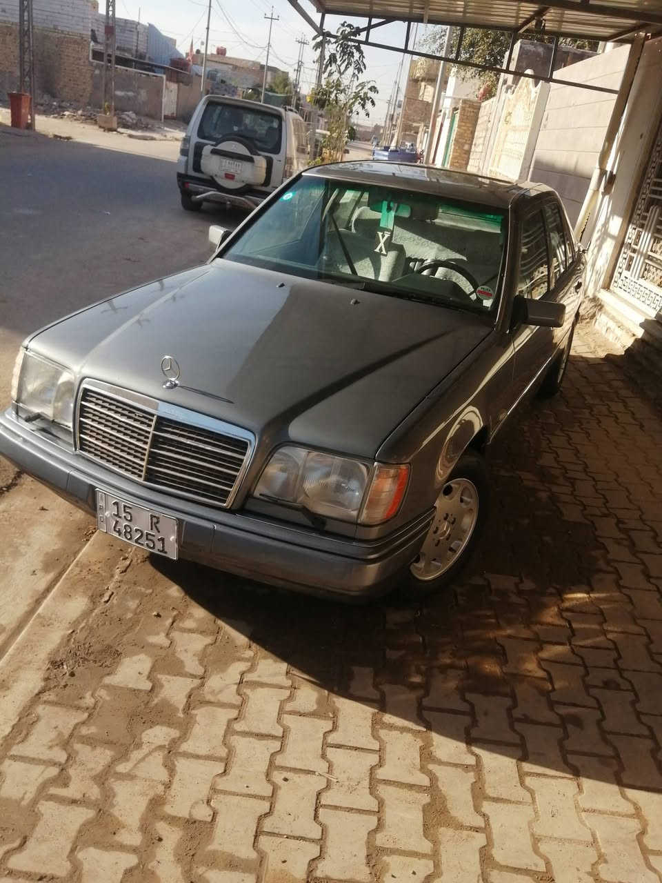 يا الله مارسدس دب مؤديل 1992رقم أنبار باسمي سنويه جديده لوحات انكليزي سنويه ما ساقطه

السياره جاهزه من كلشي مكينه وكير  وحدادية بشرط .  فتحه سلايت طكتين 

كهربائية كلها شغاله  محرك بطه 2.5 

ملاحظه السياره مصبوغه للجماله بدون حادث. قواعد الدبل بلاد مابيه خياس اجلكم الله  

السياره معروضه للبيع ولمراوس 

مكان السياره الديوانيه مركز المدينة

للاتصل او وتساب 
 ***********
