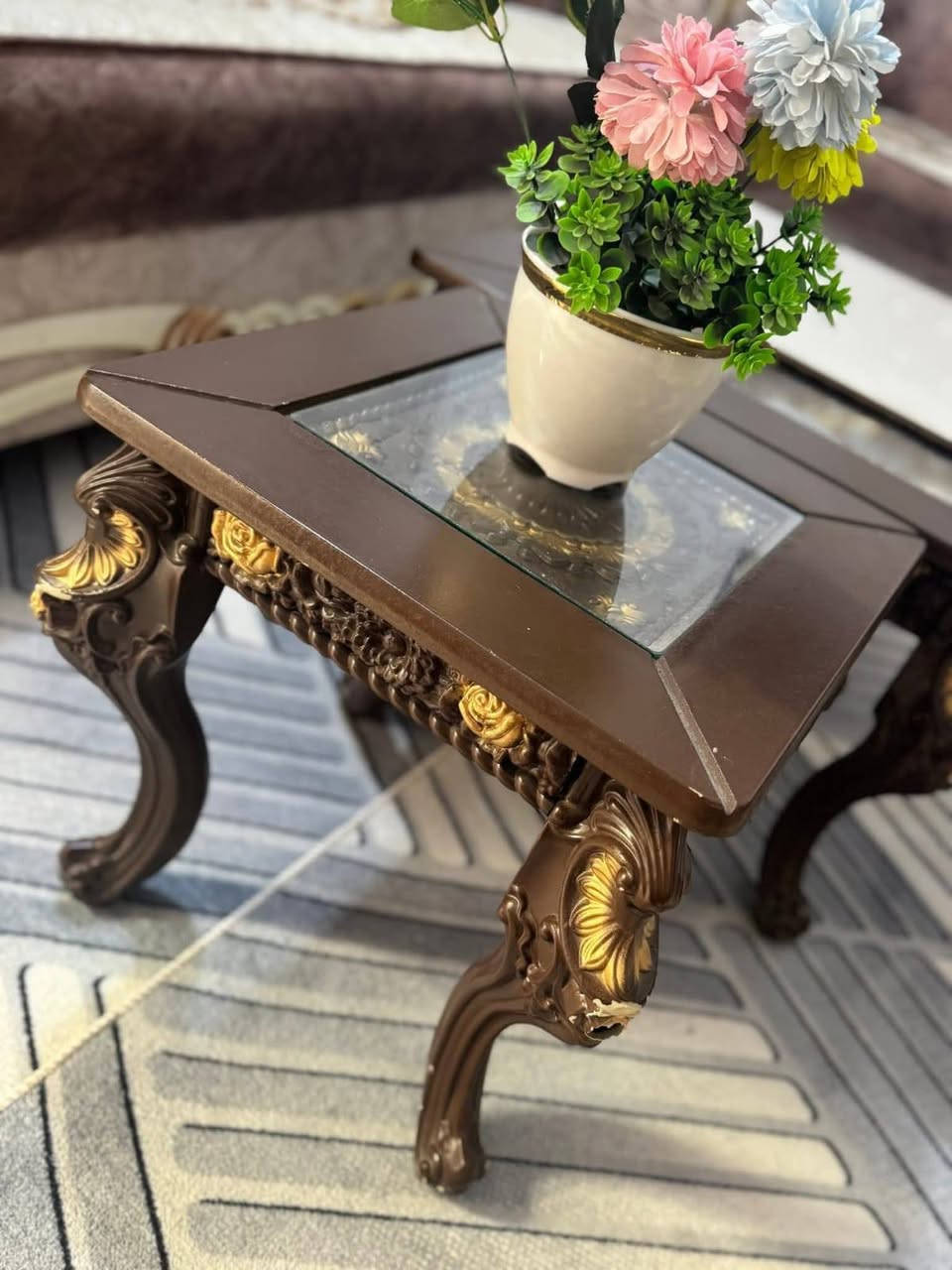 سلام عليكم تخم قنفات كامل 10 نفرات مع 5 طبلات 4 زغار و وحدة جبيرة صورة كدامكم نظافة ما عايز خيط مستعجل عليه سعره 300 ألف مكانه بالنجف
***********
