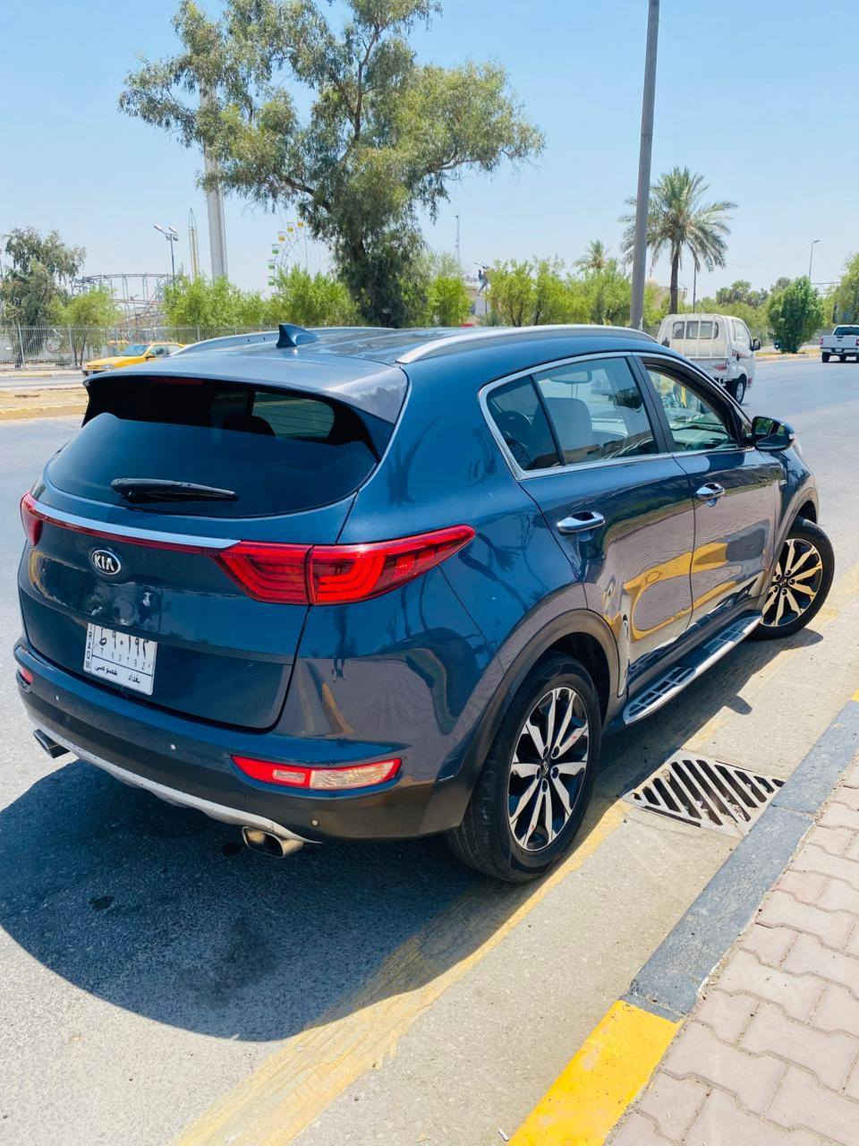 السلام عليكم 
سبورتج  موديل 17 بي قطعتين صبغ سونار موجود بل 
فول مواصفات من عد فتحه سياره 
كير محرك تبريد مكينه كفاله عامه 
تخم تاير شواصي مكفولات بلادي 
دوخل نظيفه سياره حلو معنا الكمله بل عافيه ياخذها 
رقم بغداد مشروع وطني بسمي سنويا تحويل ثاني 
سعار سياره 165بي مجال شي بسيط 
العنوان بغداد حي ور يم نادي نفط
نتصل تدلل على رقم 
***********
