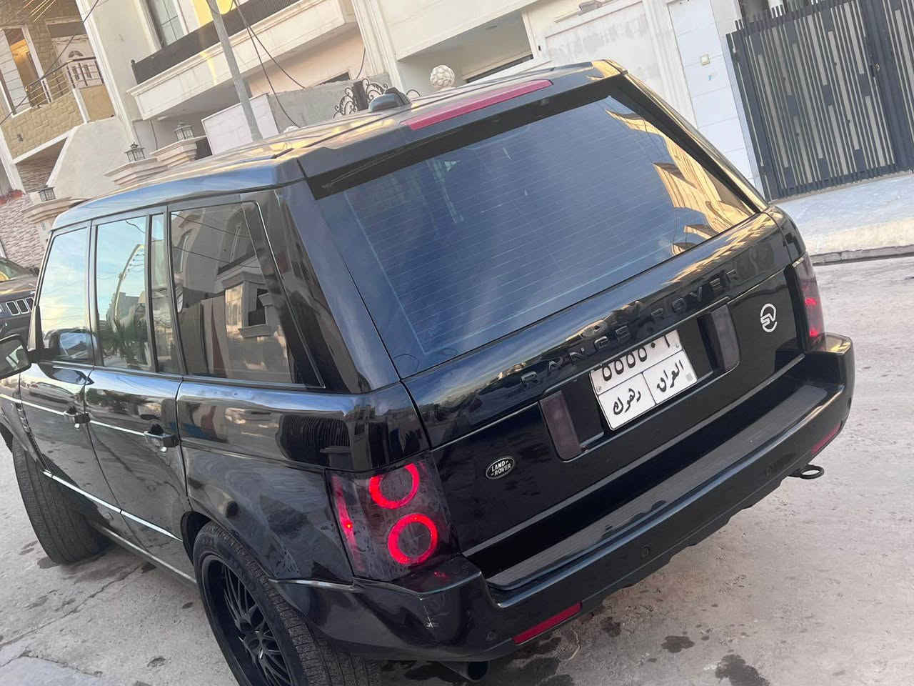 لبيع او مراوس 
رانج فوك 2008 محدثه 2013
محرك 8 سلندر سوبر صغير 
صبغ 3 قطع 
فول مواصفات 
محرك كير اكسل حدادة صدر تبريد كله مكفول 
رقم دهوك 
سيارة ع وضع شركة 
جكات 
سعره 110 
الأتصال هذه رقمي واتساب 
***********
مكان سيارة اربيل بغداد, العراق
