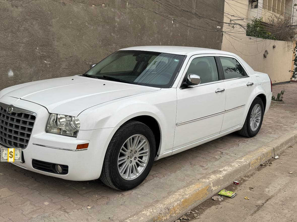 2010 الأصل والفصل
رقم دهوك دولي بأسمي حصرا 

بنيد مبدل ونص قطعة صبغ 

لون ابيضّ ثلجي 

4 جوك ABS كبير 

تخم تاير حدادية كير مكينة اكسل تبريد كله معوجج للأخير 

ترايك ع مزاج شرط بيع فقط اعتذر عن المراوس مكان سيارة بغداد الكرخ 

السعر 135$ قابل للتفاوض 

***********
