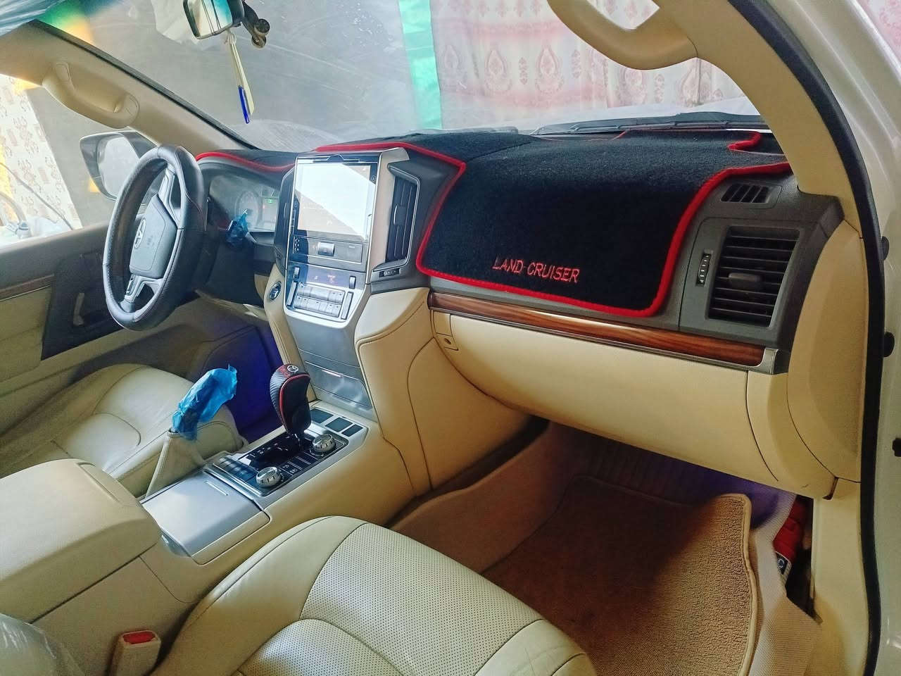 لاندكروز 2017 كفاله عامه رقم بغداد ابريم اصل سعر 490 وبيه حك الجيه رقم ***********
