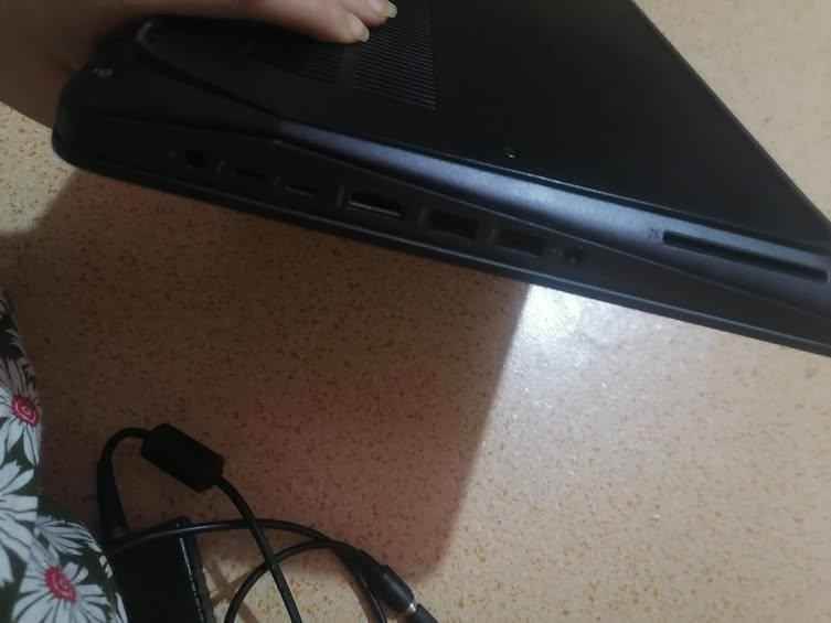حاسبة hp جديده استعمال واحد اشتريتها ب650الف 
ومضطر لبيعها 
رايدها ب450وبيها مجال للشراي النجف, العراق


**إذا كنت صاحب هذا الإعلان وتريد حذفه لأي سبب، رجاءا أرسل رسالة إلى الدعم الفني**