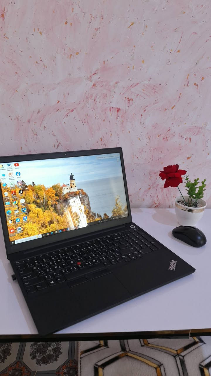 السلام عليكم للبيع لابتوب
مراكه لينفو کوراي 7 جيل10 رام 8
 هارد 256 حجم شاشه 17
مع هديه ماوس+شاحنه+جنطه
السعر 450الف وبي مجال بسيط
ارقم ***********
