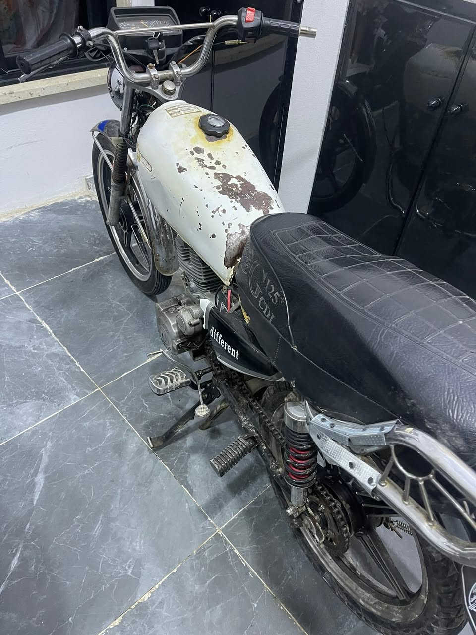 ماطور بارت شغال
ماطور ع شحن يحتاجلو بس بطاريات 

ثنينهم ٣٥٠ شراي تعال خذهم


**إذا كنت صاحب هذا الإعلان وتريد حذفه لأي سبب، رجاءا أرسل رسالة إلى الدعم الفني**
