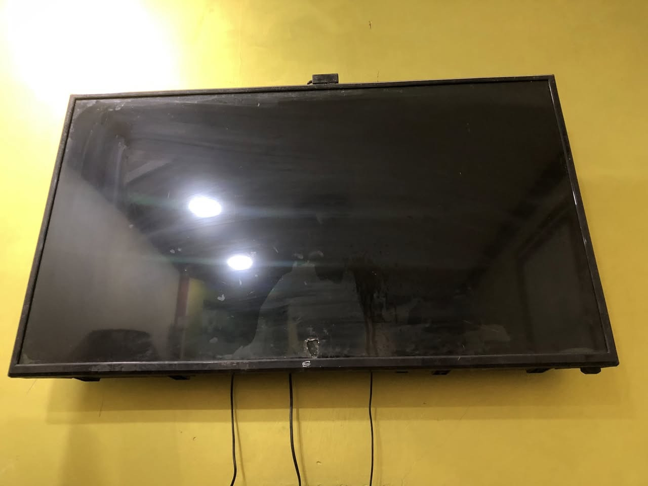 الشاشه الاولى LG شغاله ب165
الشاشه الثانيه Commercial Display (مكسوره) ب25
الشاشه الثالثه GOSONIC عوزها تبديل لدات ب100


**إذا كنت صاحب هذا الإعلان وتريد حذفه لأي سبب، رجاءا أرسل رسالة إلى الدعم الفني**