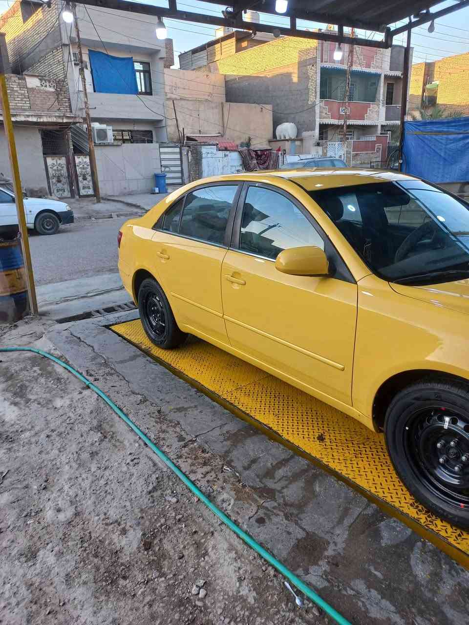 السلام عليكم سوناتا أمريكي ٢٠٠٩ تكسي رقم بغداد بسمي حادثها باب ورة السايق وعدا حادث امريكا ماكو اني ستوردتها من امريكا وصبغتها تكسي كير محرك وضع شركة مامشتغل بيها تكسي ابد بجم كبس شركة جاهزة ع اخر حبايا صبغتها بكسرة وعطش ١/١ ودوشمتها بالنواب الدشبول فطر مابي تبريد صدر جاهزة رايدها ١٠٥$ مكاني شعب للاتصال ***********

