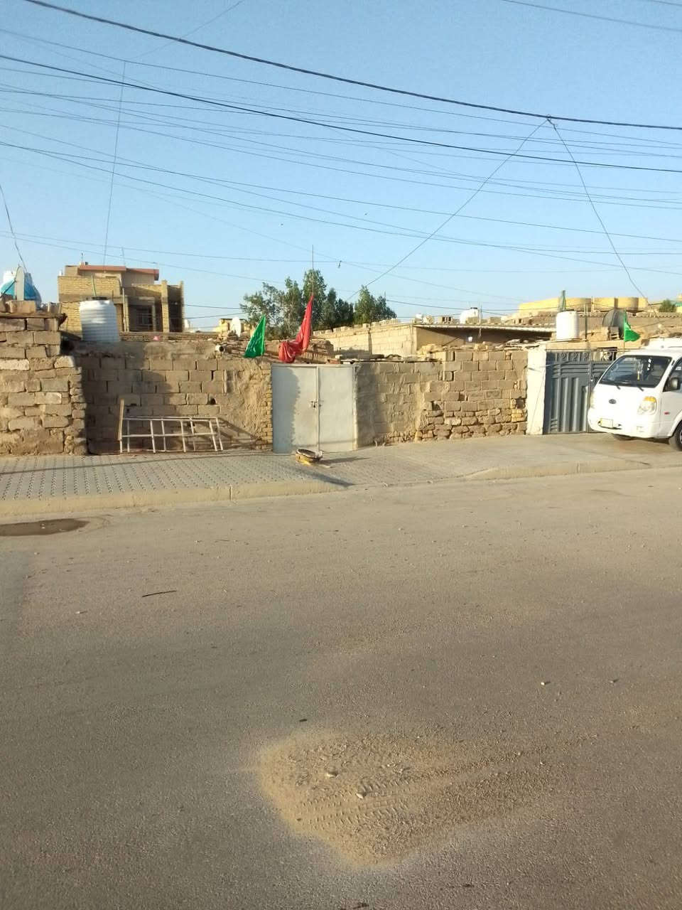 سلام عليكم
قطعه مصفره مقدم بيها معامله 

للبيع تحتوي على بيت تعبان تنباع قطعه 

مساحه القطعه 200 متر مربع 

موقع القطعه فلاحيه حي الجامعه وجها على شارع 30 

سعرها 30 وبيها مجال 

للاستفسار 

***********
