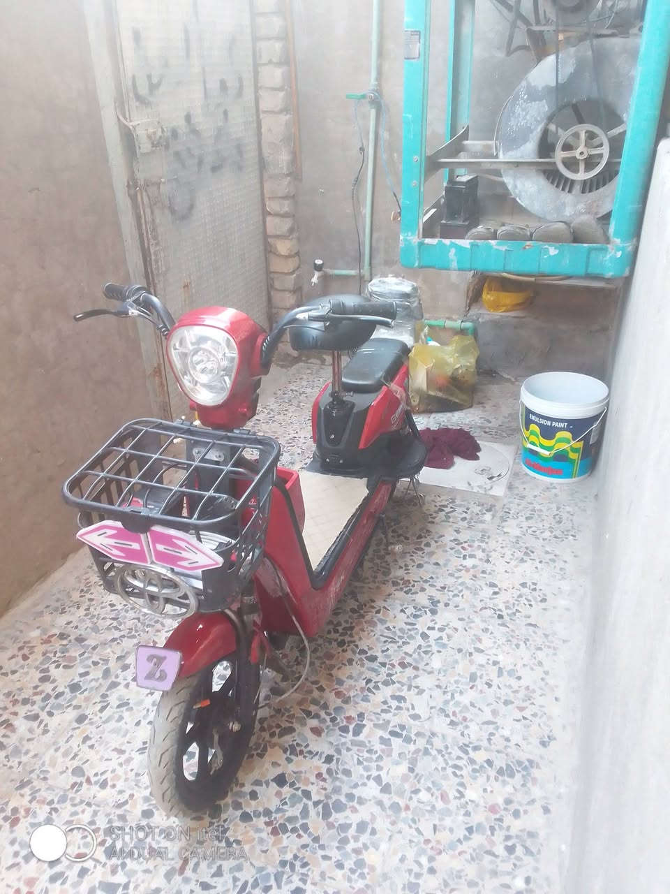 السلام عليكم دراجةشحن للبيع الدراجة جديدة البطاريات توني اشتريدهن السعر250وبيها مجال المكان بغداد مدينه الصدر رقم الهاتف ***********
