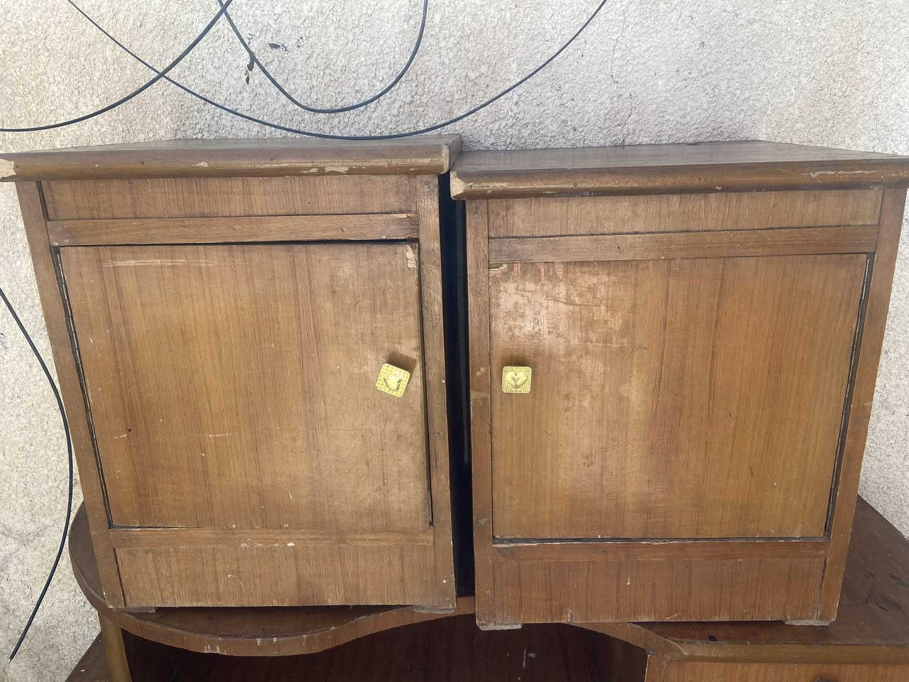 سلام عليكم عندي مرايه حجم كبير مع رفوفها والعدد 2 والسعر الوحده 45
وعندي ميز مرايه وكومديات عدد 3 خشب صاج كلهم ب40


**إذا كنت صاحب هذا الإعلان وتريد حذفه لأي سبب، رجاءا أرسل رسالة إلى الدعم الفني**