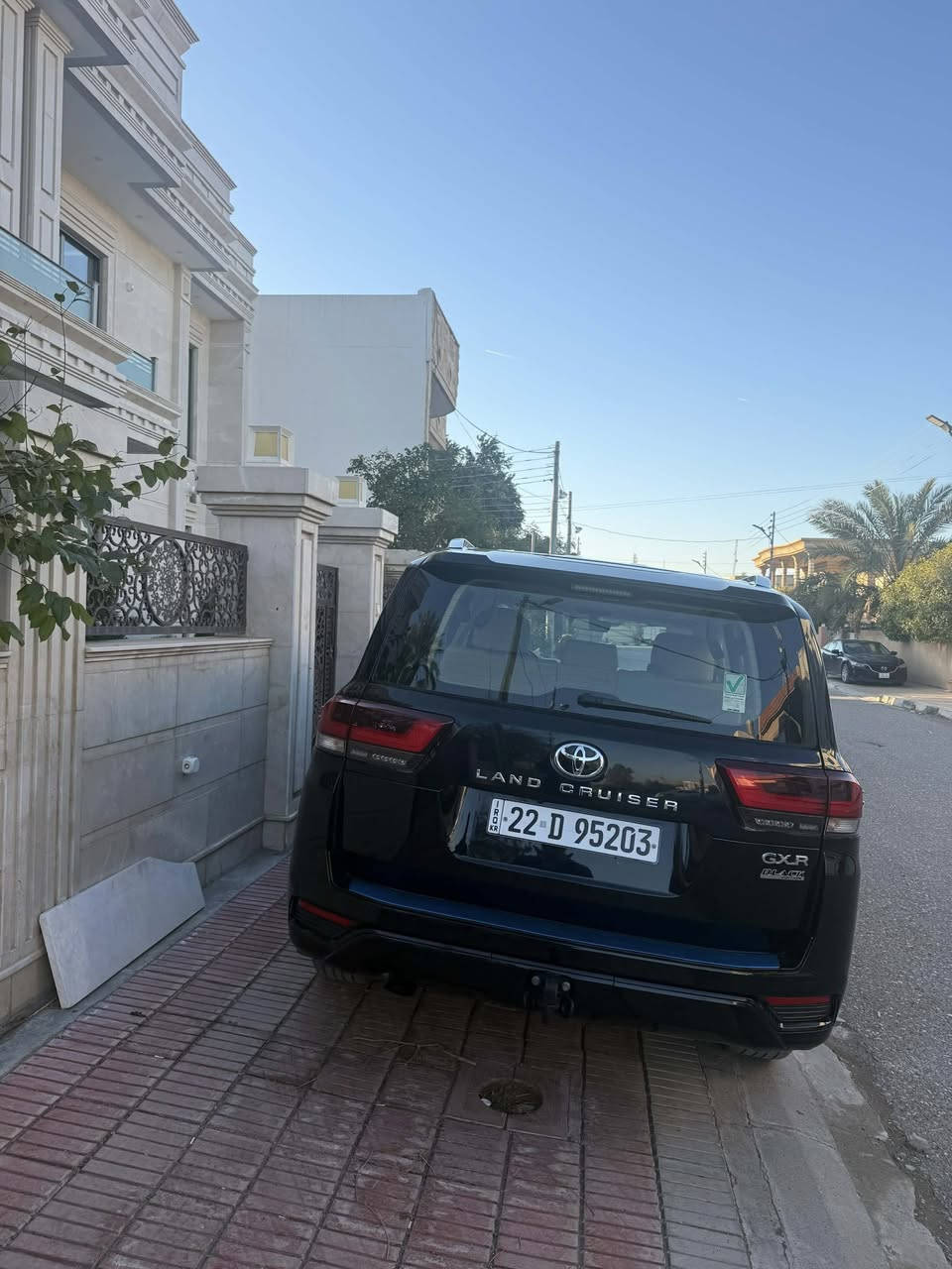 لانكدكروزر بلاك ايديشن GXR 2024 وكاله جيهان محرك 4000 تنفس طبيعي
كامره 360 رادار جانبي
تبريد كشنات
سلايد فتحه
حساس امامي خلفي
ترحيب أضويه
تشغل عن بعد
رادار جانبي
وضعيات قياده
وباقي ومواصفاتها معروفه 
ماشيه 34 الف كيلو متر 
بعدها بضمان شركه تويوتا عراق  يعني تبديل دهن وفلتر مجاني
مكفوله من كلشي السياره كامل مع الكير والمحرك وسنويه وكلشي جديد وسياره باسمي ومكاني خانقين وسعر 705 وبي مجال ‭0770 363 5577
