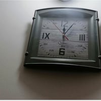 ساعة جداريه • كربلاء