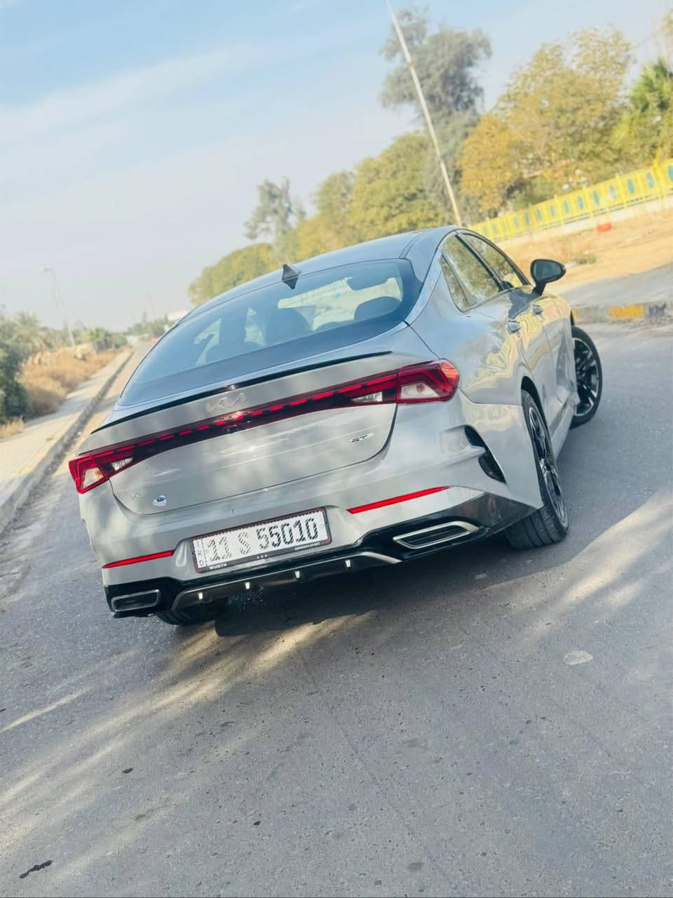 السلام عليكم K5 
2023 فول الفول عده الفتحه 
1 بصمه 
2 بصمه بيبان 
3 كشنات جلد كهرباء 
4 تبريد قطعتين 
‏شاشه لمس  
كامره دواره 
فول تحكم ستيرن 
كير 8 نمر 
مكينه توربو 1600 
مري شفط آشاير مري 
هيتر كشنات 
وبعد هواي مواصفات بيهه 

سياره حادثه الامريكي 5 قطع صبغ مكينه كير تبريد حداديه ع وضع شركه سعر 119 مجاله بسيط بغداد المحموديه ***********
